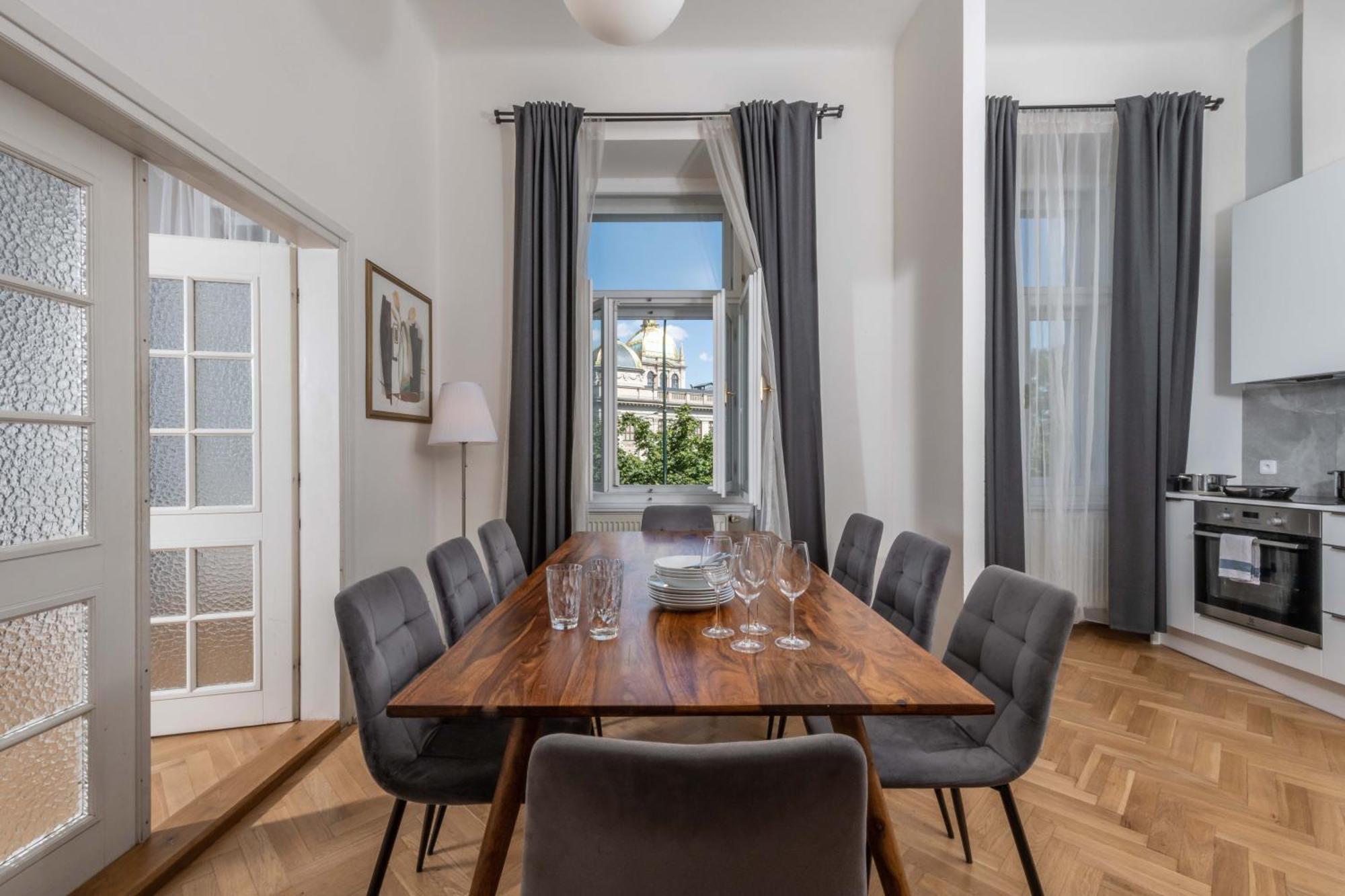 Centrally Located 3Bd Home Near National Museum Prague Exterior photo